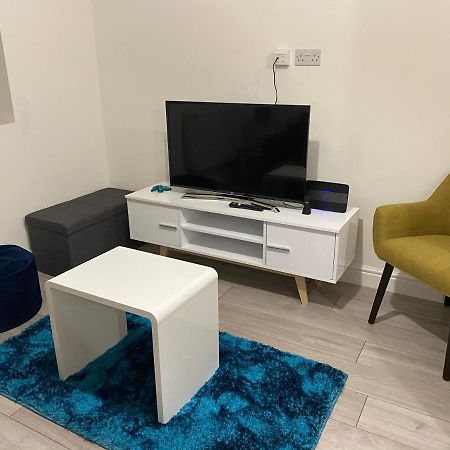 Marie'S Serviced Apartments- 2 Bedroom City Stay Bedford Kültér fotó