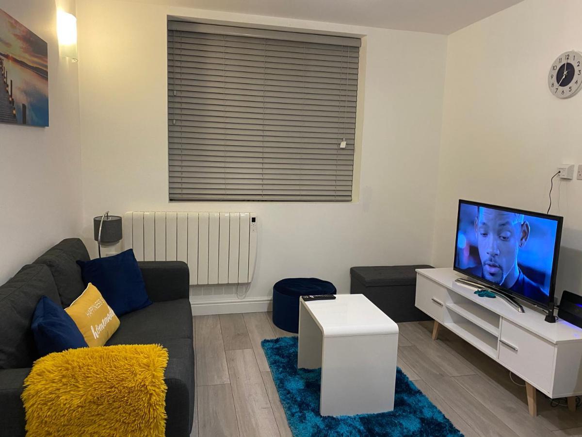 Marie'S Serviced Apartments- 2 Bedroom City Stay Bedford Kültér fotó